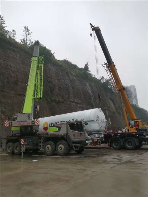 蓝山县“不怕风雨冻”—— 吊车的 “恶劣环境适应” 技术